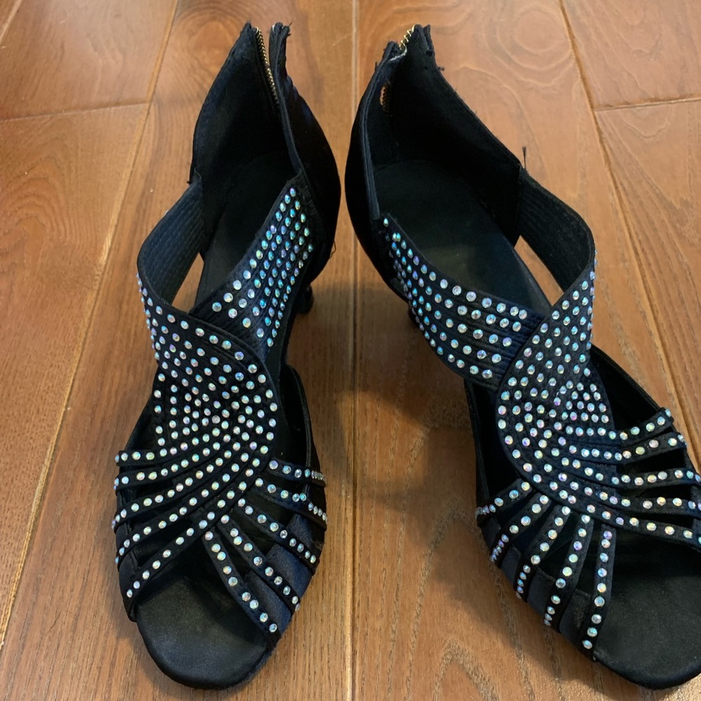 Black shoe with bling! Size 10